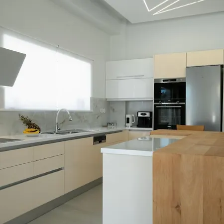 Aurora Blue With Private Pool - Just Tens Of Meters From The Sea - By Posarellivillas וילה *