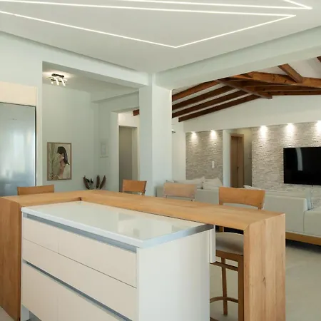 Aurora Blue With Private Pool - Just Tens Of Meters From The Sea - By Posarellivillas