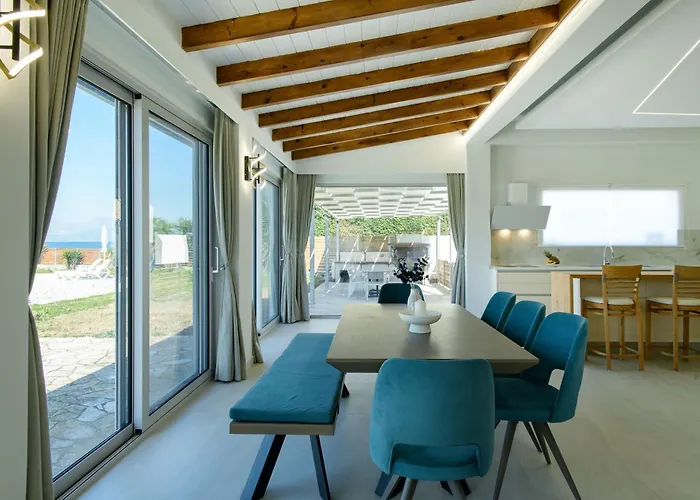 Vila Aurora Blue With Private Pool - Just Tens Of Meters From The Sea - By Posarellivillas *