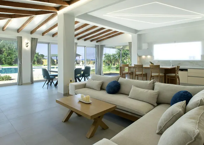 Vila Aurora Blue With Private Pool - Just Tens Of Meters From The Sea - By Posarellivillas *