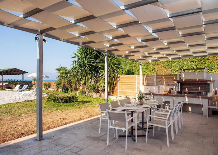 Vila Aurora Blue With Private Pool - Just Tens Of Meters From The Sea - By Posarellivillas