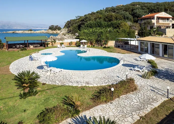 Vila Aurora Blue With Private Pool - Just Tens Of Meters From The Sea - By Posarellivillas *