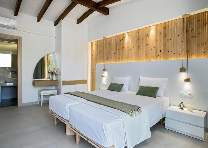 Aurora Blue With Private Pool - Just Tens Of Meters From The Sea - By Posarellivillas Vila