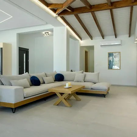 Aurora Blue With Private Pool - Just Tens Of Meters From The Sea - By Posarellivillas Villa