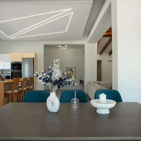 Aurora Blue With Private Pool - Just Tens Of Meters From The Sea - By Posarellivillas Villa *