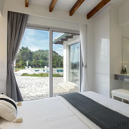 Villa Aurora Blue With Private Pool - Just Tens Of Meters From The Sea - By Posarellivillas *
